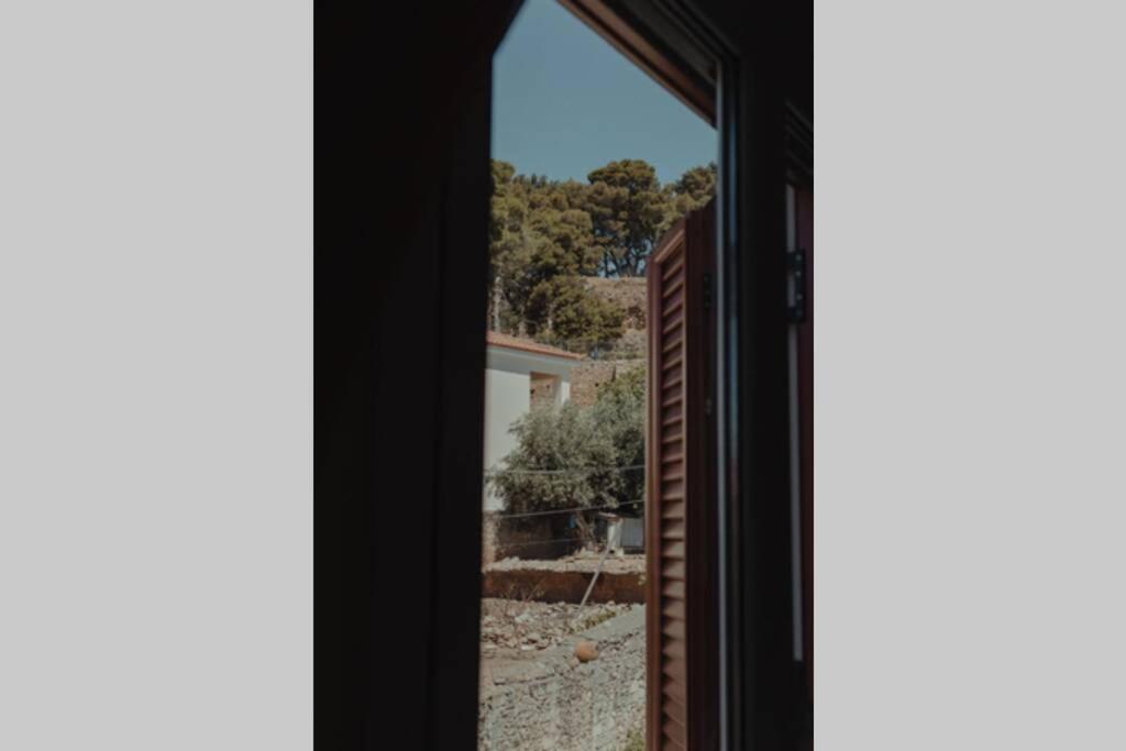 John'S House Under The Castle Of Kalamata Extérieur photo